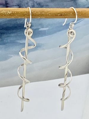 Silverörhängen med spiral