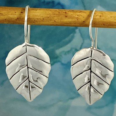 Silverörhängen, Blad