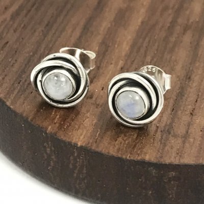 Silverörhängen, Månsten 