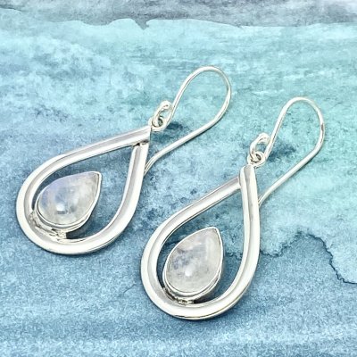 Silverörhängen, Månsten