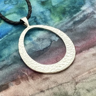 Silverhalsband, Hamrat