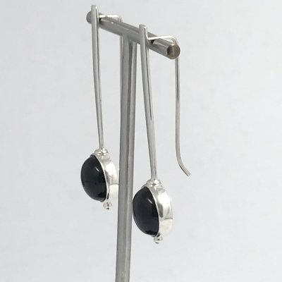  Silverörhängen, Onyx