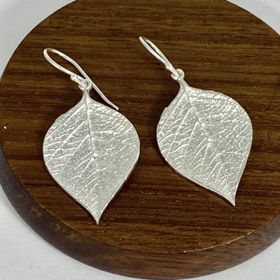 Örhängen löv