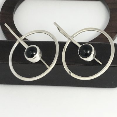  Silverörhängen, Onyx