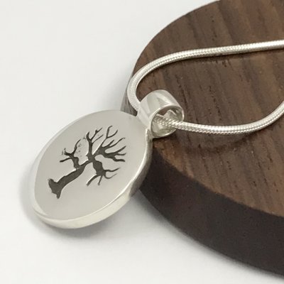 Silverhalsband, Livets träd