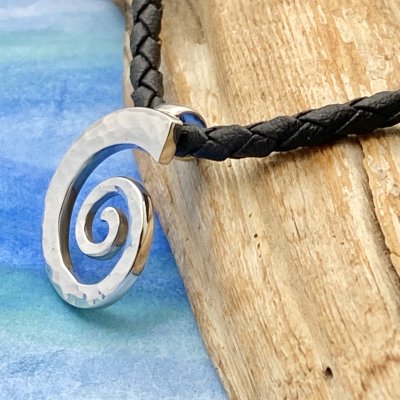 Silverhalsband, Spiral 