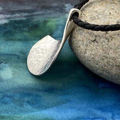 Silverhalsband, Hamrat