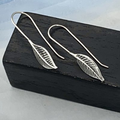 Silverörhängen, Blad