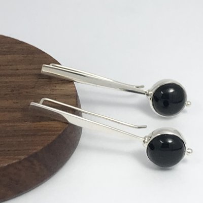  Silverörhängen, Onyx