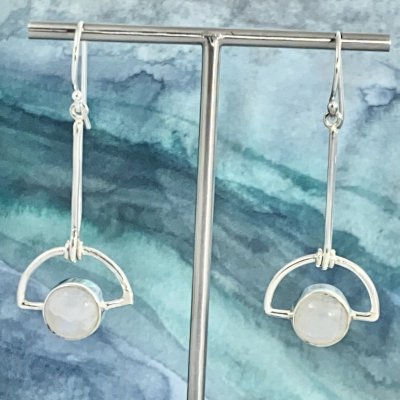 Silverörhängen, Månsten 