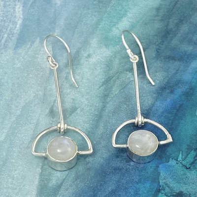 Silverörhängen, Månsten 