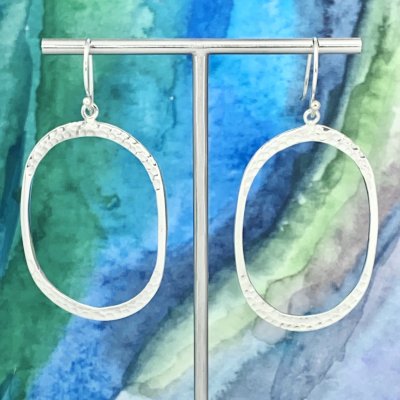 Silverörhängen, Hamrade ringar