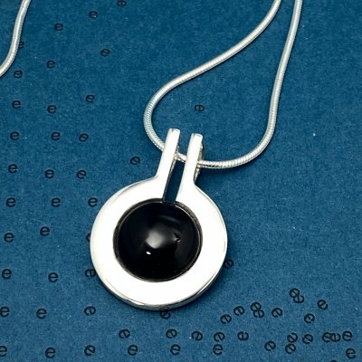 Silverhalsband med Onyx