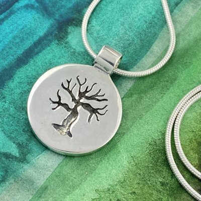 Silverhalsband, Livets träd