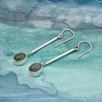 Silverörhängen, Labradorit