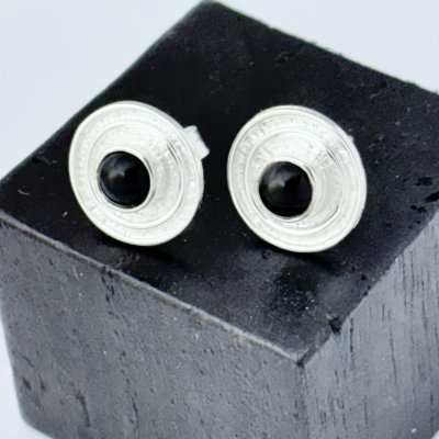 Silverörhängen, Onyx