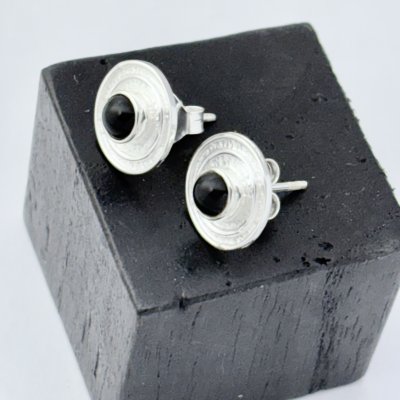 Silverörhängen, Onyx