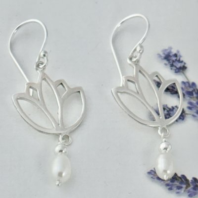 Silverörhängen, vit pärla
