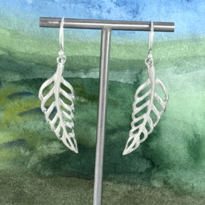 Silverörhängen, Löv 