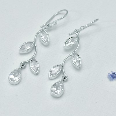 Silverörhängen, Zircon 