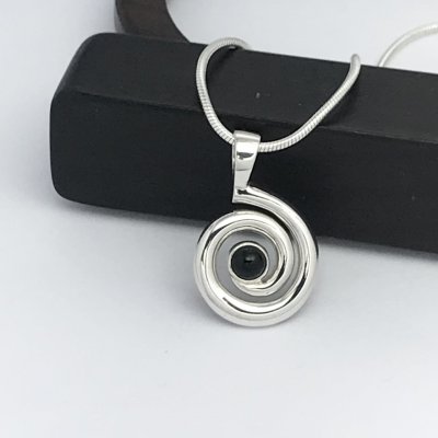 Halsband onyx silverkedja