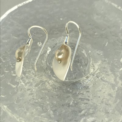  Silverörhängen, Vit Lilja 