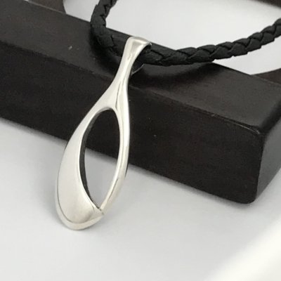 Halsband