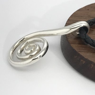 Silverhalsband, Spiral 