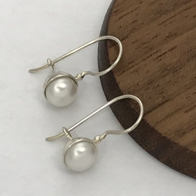 Silverörhängen, vit pärla