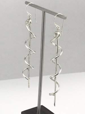 Silverörhängen med spiral