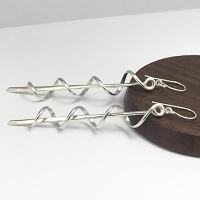 Silverörhängen med spiral