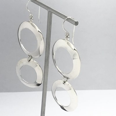 Silverörhängen, Stora ringar