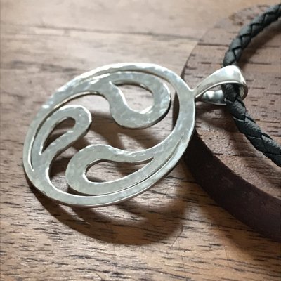 Silverhalsband, Hamrat