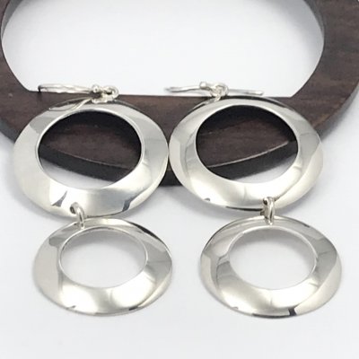 Silverörhängen, Stora ringar